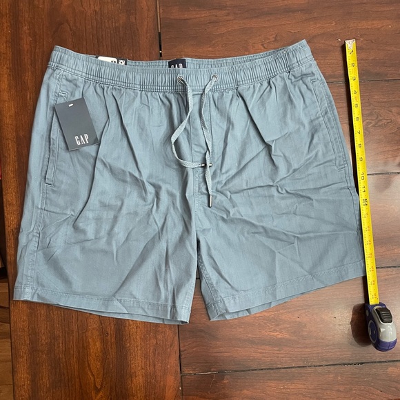 GAP Men's Blue Shorts - Picture 2 of 4
